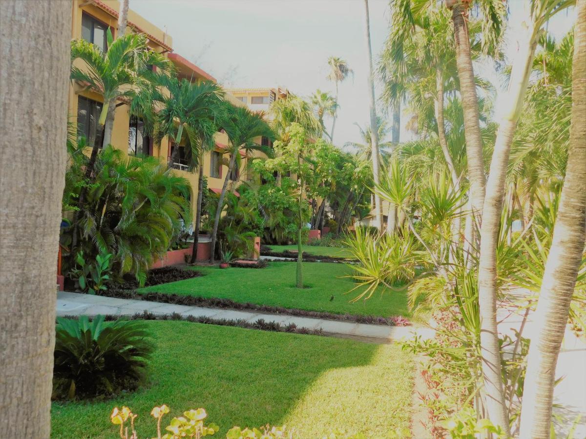 Nautibeach Beach Front Condos In North Beach Isla Mujeres Exteriör bild